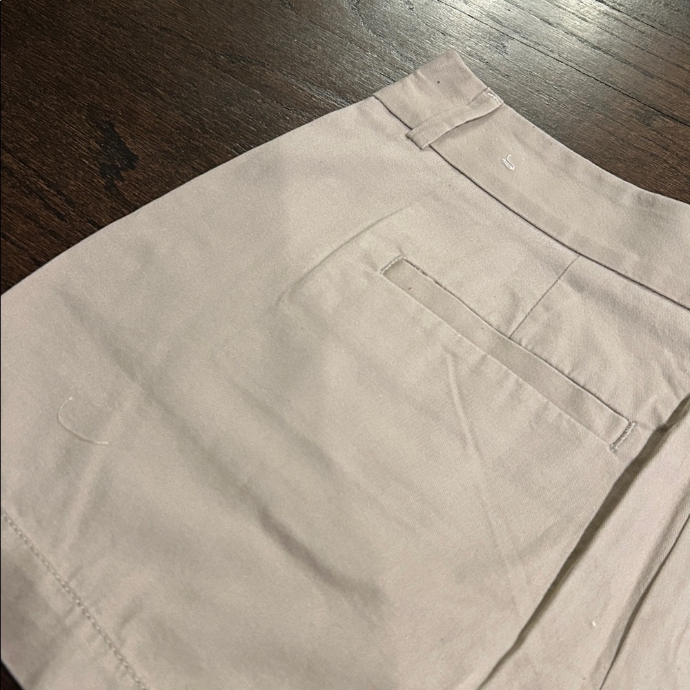 NWT Ann Taylor LOFT Women’s Classic Tan Shorts Size 4P - Picture 7 of 7